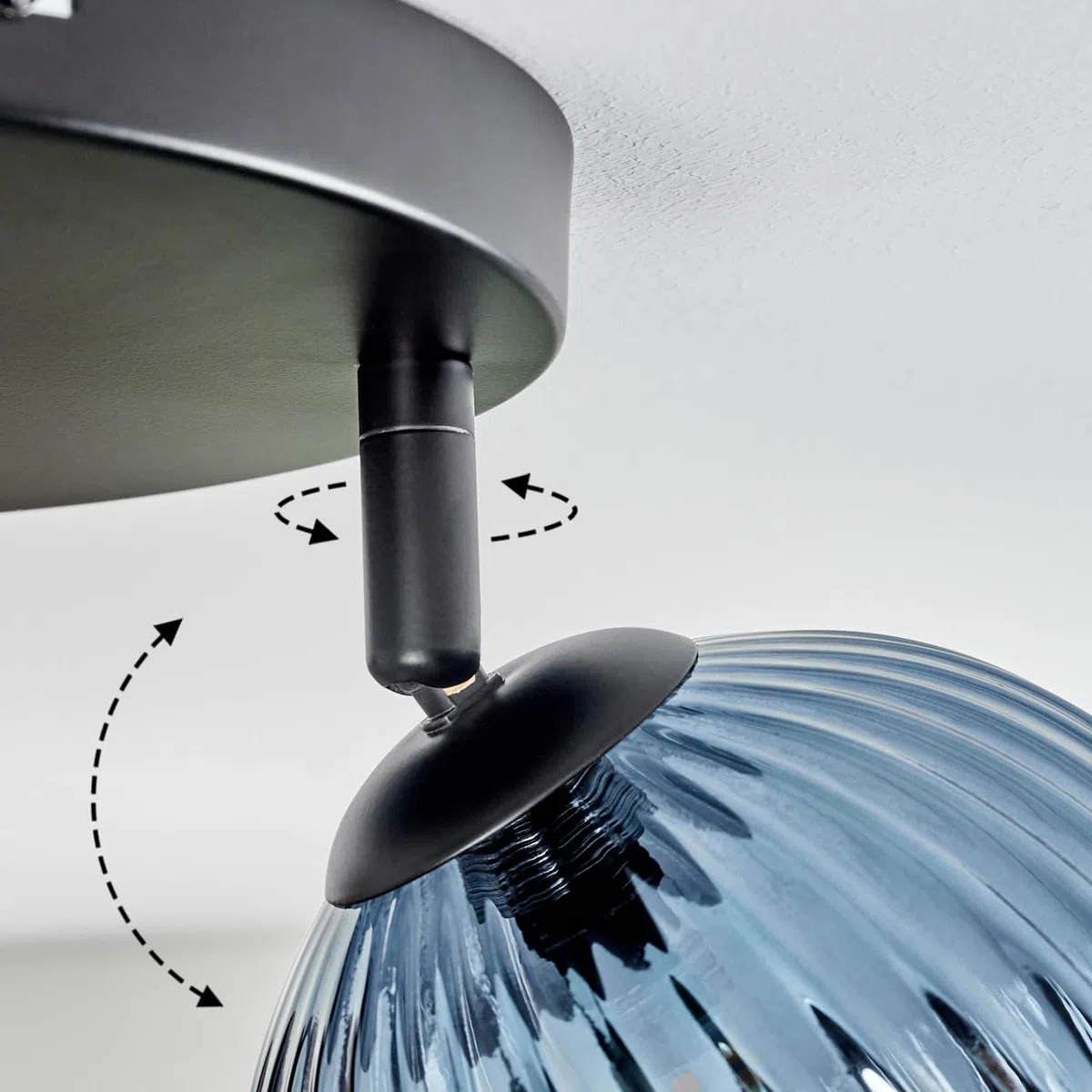 HOFSTEIN Deckenleuchte Chehalis, 3-flammige Deckenlampe aus Metall/Riffelglas in Schwarz/Blau/Grün/Kupfer, verstellbare Leuchte Retro-Design (Schirme Ø 15 cm), G9, Esszimmer, Wohnzimmer, Schlafzimmer