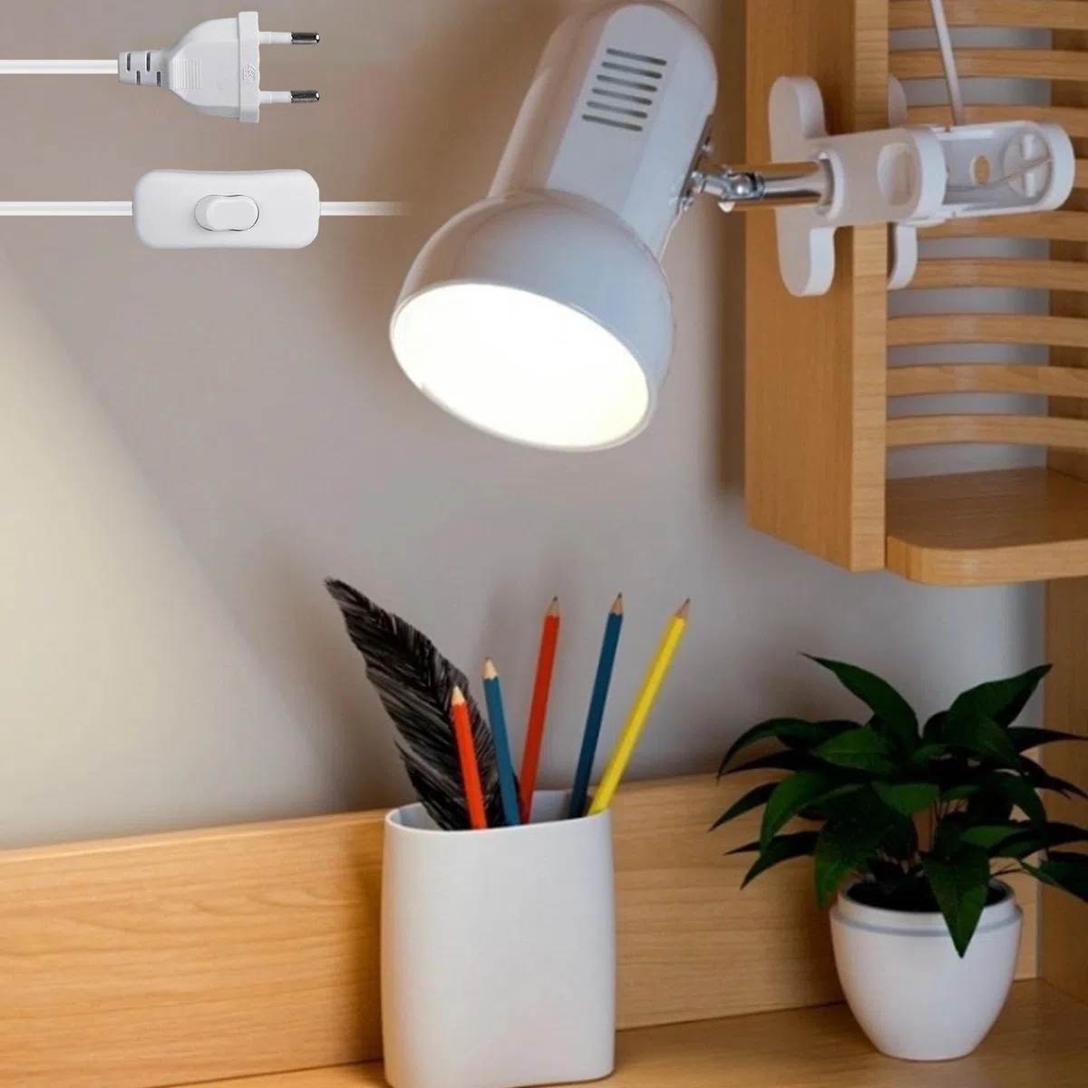 Klemmleuchte Verstellbar: E27 Fassung Keramiklampensockel Schreibtischlampe, Weiß Klemmlampe mit Stecker und Schalter, Nachttischlampe, für Lesen, Arbeiten und Lernen (Ohne Birne)