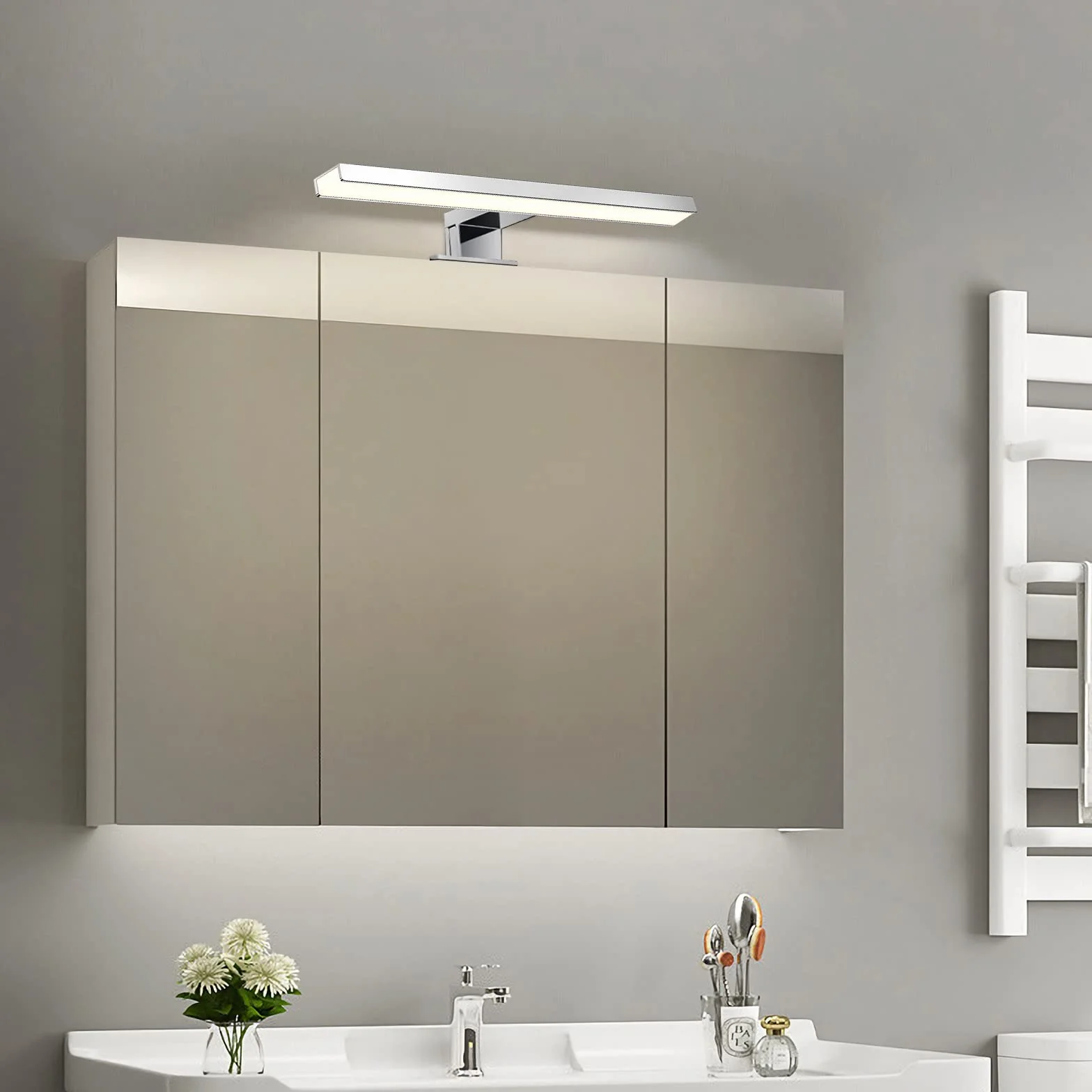 ERWEY 2 in 1 LED Spiegelleuchte IP44 Badleuchte Neutralweiß Schminklicht für Badezimmer 230V Spiegelschrank Aufbauleuchte Klemmleuchte Wandleuchte 30cm 4000K 5W Aluminium Chrom