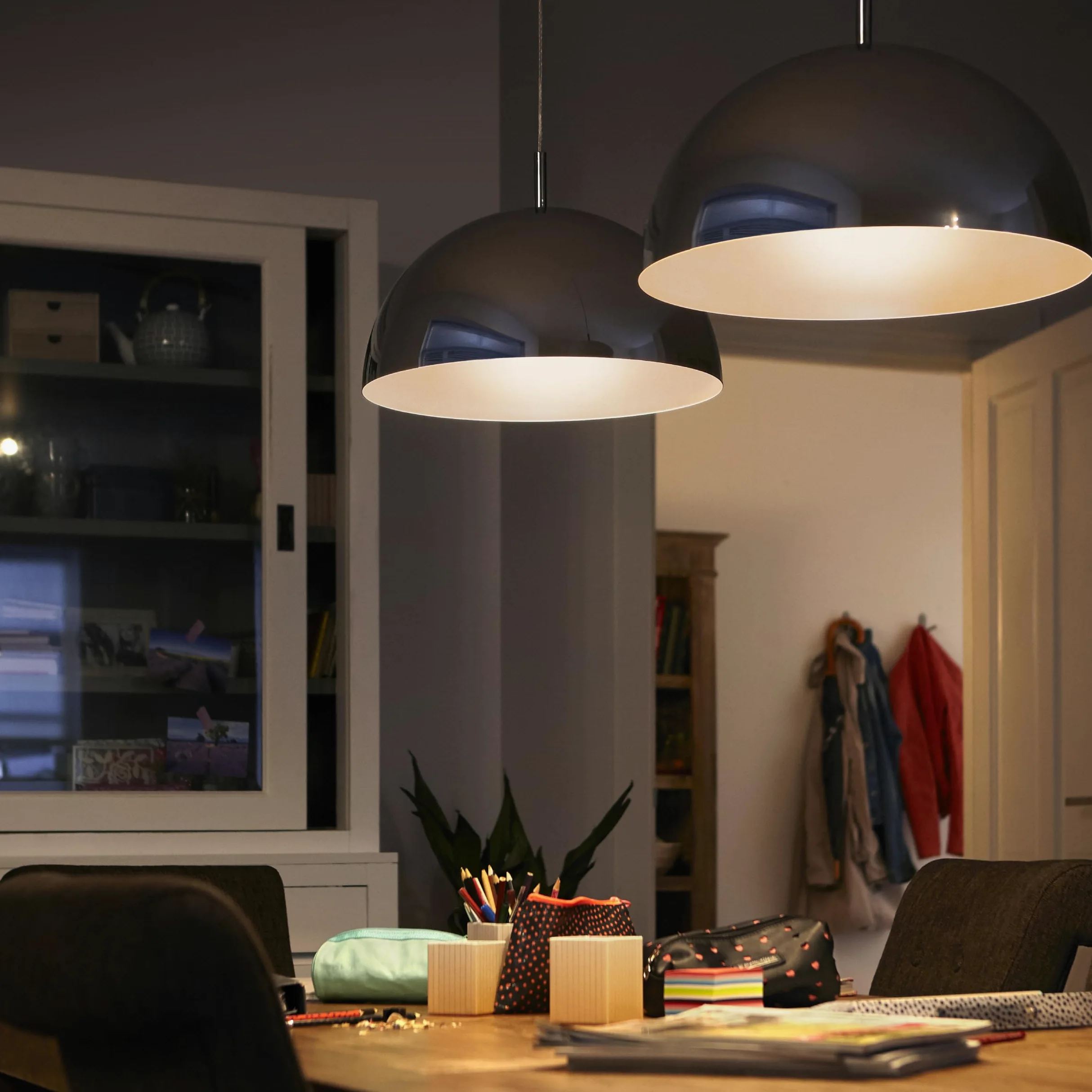 PHILIPS LED Classic E27 Lampen 6-er Pack (100 W), matte LED Lampen mit warmweißem Licht, energiesparende Lampen mit langer Nutzlebensdauer, neue Generation
