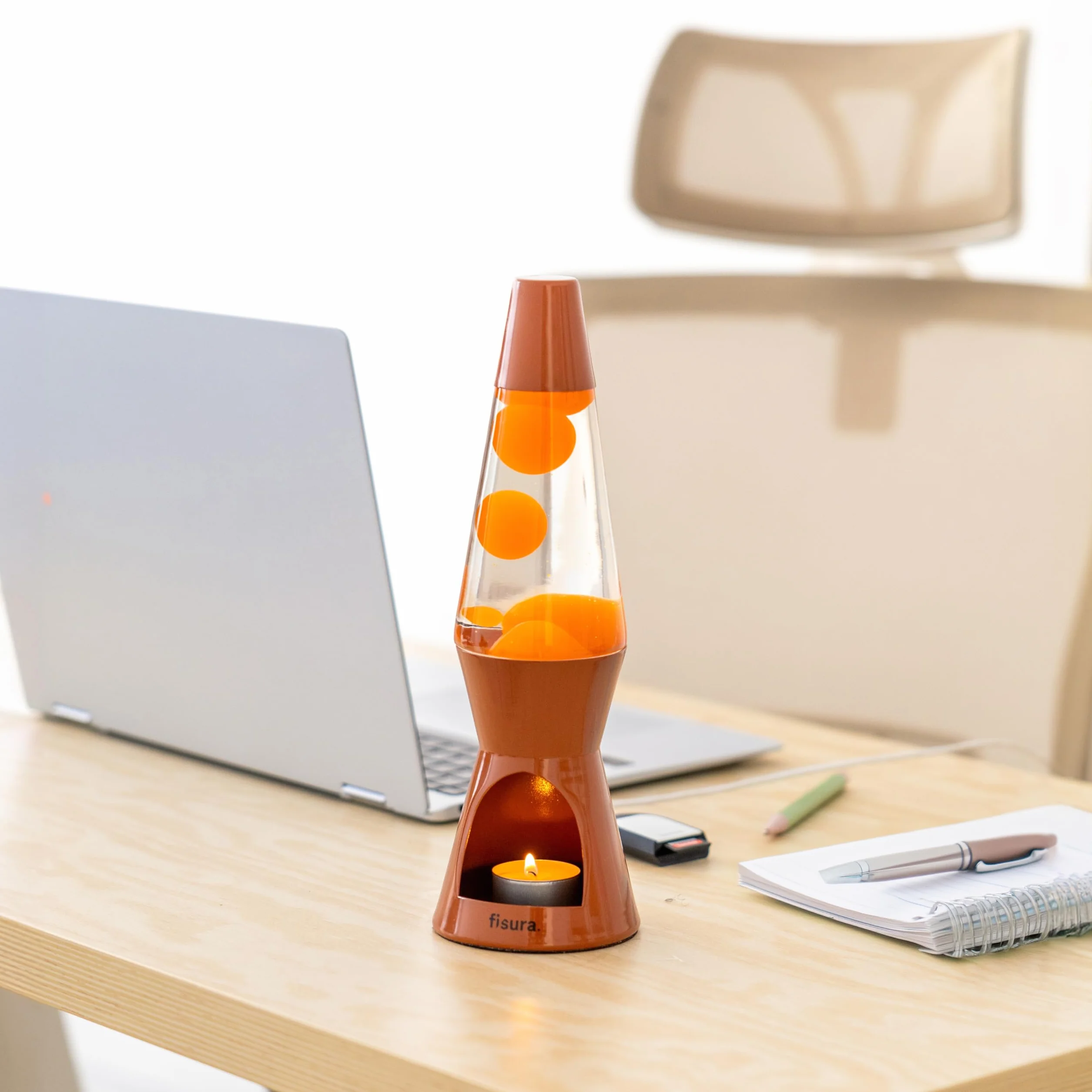 FISURA – Terrakotta Lavalampe ohne Strom. Umweltfreundliche Lampe. Originelles Geschenk. 29 cm x 8,5 cm (Kerze nicht enthalten), Orange/Abendrot im Zickzackmuster (Sunset Chevron)